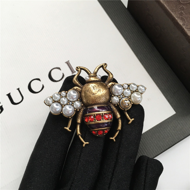 编码guz40220古驰蜜蜂珍珠胸针