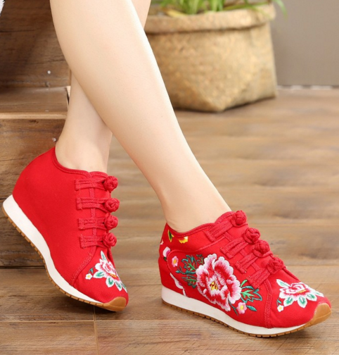 LBJ 805-13  秋季新款老北京绣花布鞋民族风