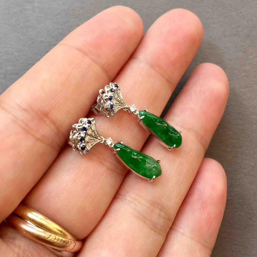 翡翠冰种阳绿福豆耳坠18k白金蓝宝石镶嵌 商品图5