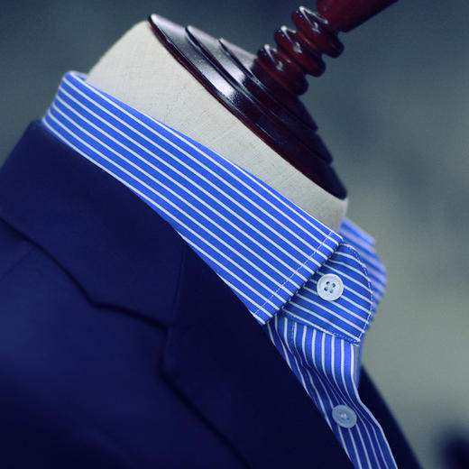 尊轩级男士蓝白条纹面料免烫英式衬衫 商品图0