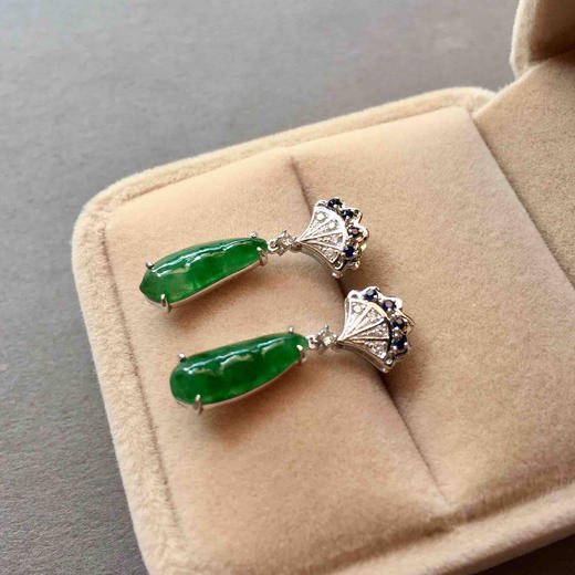 翡翠冰种阳绿福豆耳坠18k白金蓝宝石镶嵌 商品图8
