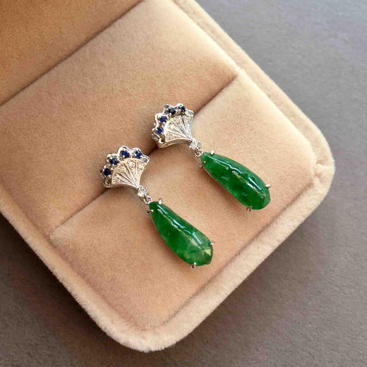 翡翠冰种阳绿福豆耳坠18k白金蓝宝石镶嵌 商品图7