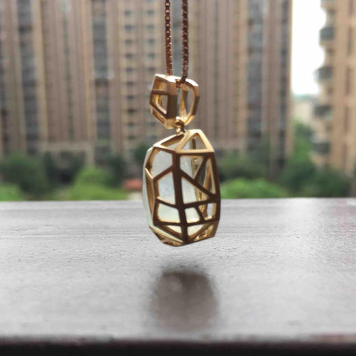 镂空款冰种翡翠加几何金工艺吊坠18k黄金镶嵌 商品图7