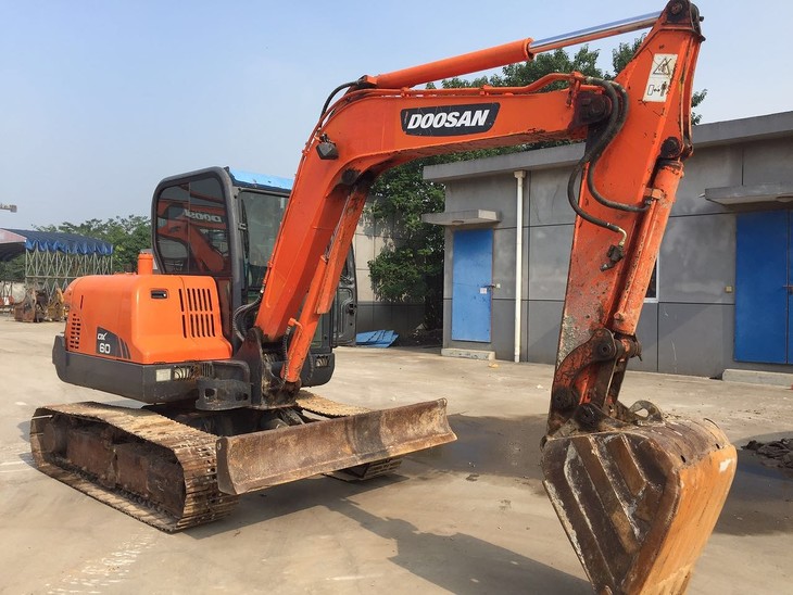 175万斗山dx60挖掘机576预定下单