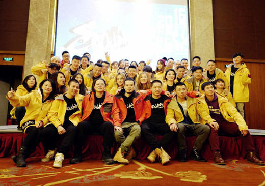 【新增三日班】冬季开板松花湖3日滑雪之旅 2017年11月24日 2017年11月24日-11月26日机票+2晚酒店（含早）+2日雪票+保险松花湖青山客栈 商品图3