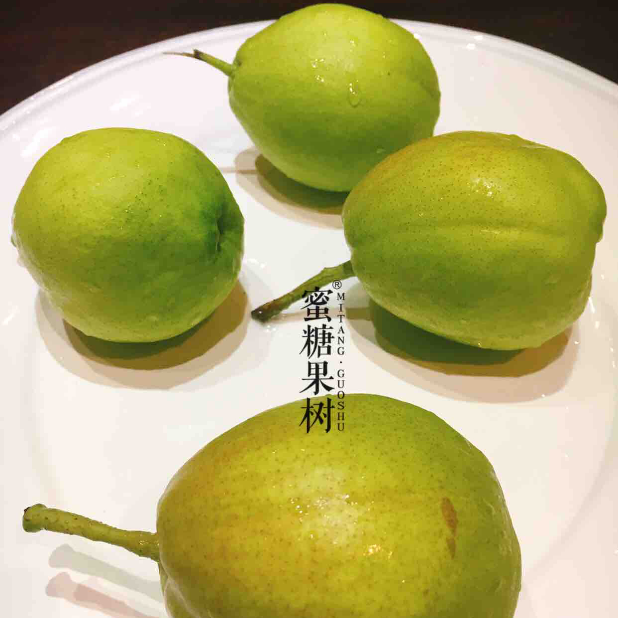 【2025新二批】西域贡果【库尔勒香梨】个头更大，汁水更多，果皮更薄，肉更细嫩，吃到嘴里的新鲜 用时间缩短我们与自然的距离。