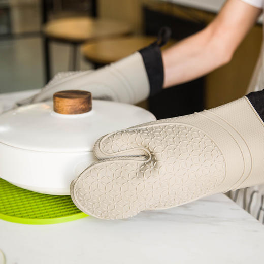 摩登主妇家用加厚隔热防烫硅胶手套微波炉手套厨房烘焙耐高温手套1 商品图1