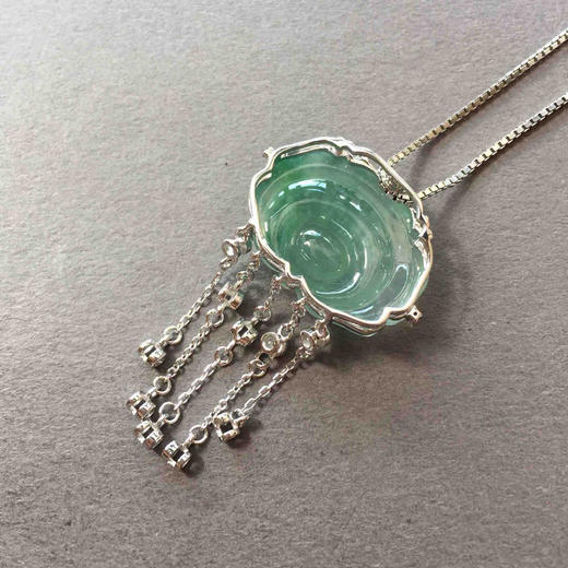 翡翠冰种飘阳绿花开富贵18k白金钻石镶嵌 商品图4