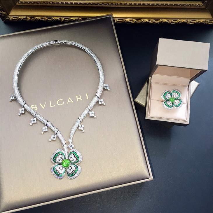 编码bvx40550,宝格丽祖母绿花朵高碳钻珠宝项圈项链