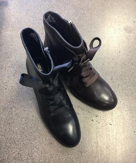 Nine west 玖熙两种系带全皮短靴 棕色5.5码36码