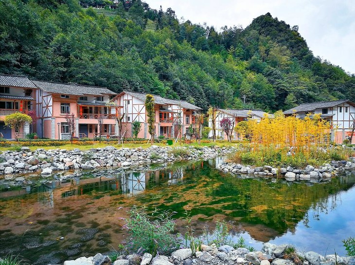 【雅安宝兴-雪山人家】探秘雪山村,看云雾缭绕,飞雪夹金山!