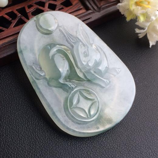 d72364翡翠冰种飘花生肖兔牌