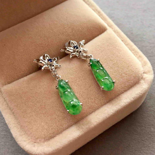 翡翠冰种飘阳绿福豆耳坠18k白金镶嵌 商品图4