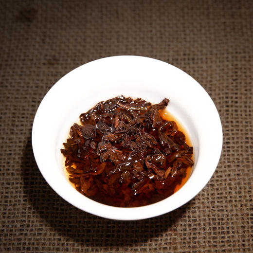 头春茶发酵熟茶 2017吉顺号名山系列 云南普洱茶熟茶老布朗357g 商品图4