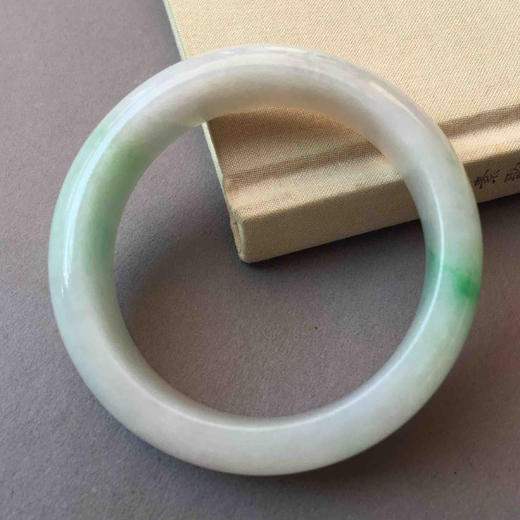糯种阳绿翡翠手镯56 商品图1