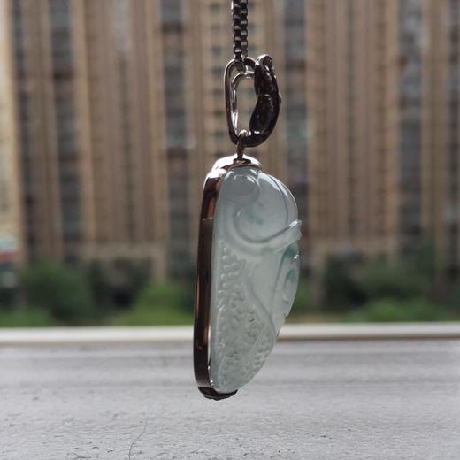 翡翠高冰种飘花知了18k白金钻石镶嵌 商品图8