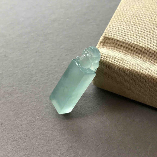 翡翠高冰种蓝水小印章 商品图0