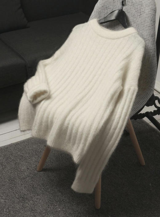 【服饰鞋包】东大门秋冬女装韩版宽松套头长袖坑条百搭软糯保暖针织衫毛衣 商品图1