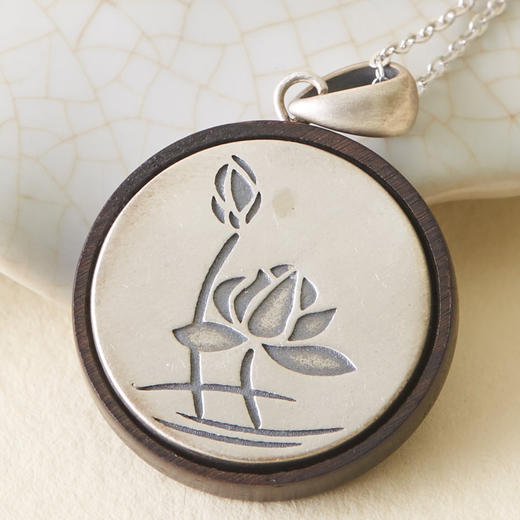 天圆地方黑檀木镶嵌足银做旧吊坠驱邪护身