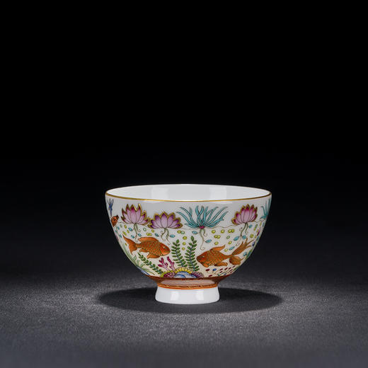 宝瓷林珐琅彩鱼藻纹鸡心盏 商品图1