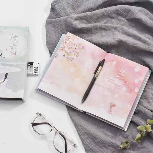 三年二班唯美古风密码锁盒装手帐本彩色插画内页日记本记事本礼物