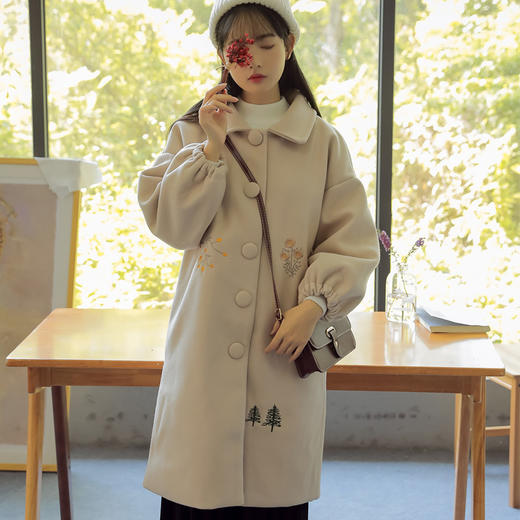 【服饰鞋包】秋冬新款大码女装风衣时尚修身中长款刺绣呢子大衣潮 商品图0