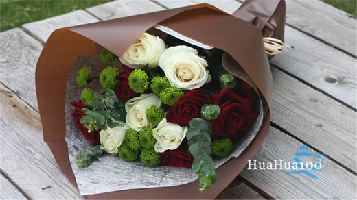 一心一意I款丨11朵白玫瑰红玫瑰花束 商品图1