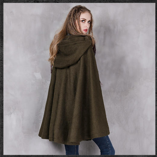 女士外套可儿品牌女装冬装新款时尚连帽斗篷民族风刺绣毛呢外套