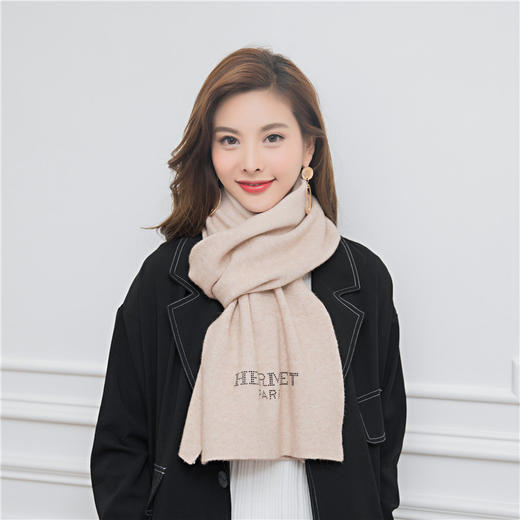 【围巾女】秋冬新款纯色仿羊绒围巾 女士加厚保暖百搭披肩两用 商品图0