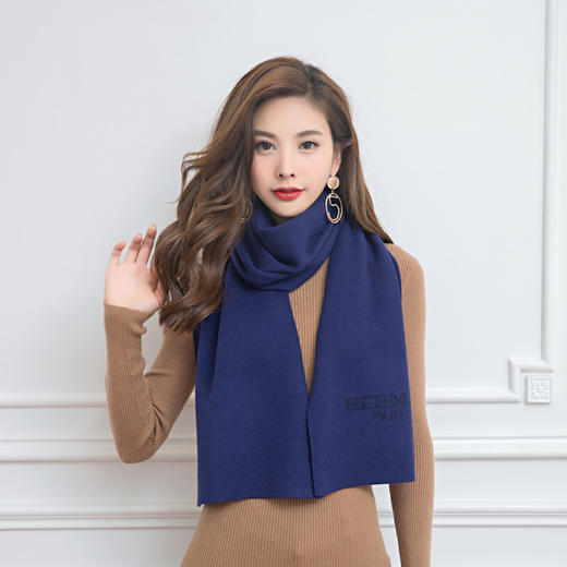 【围巾女】秋冬新款纯色仿羊绒围巾 女士加厚保暖百搭披肩两用 商品图3