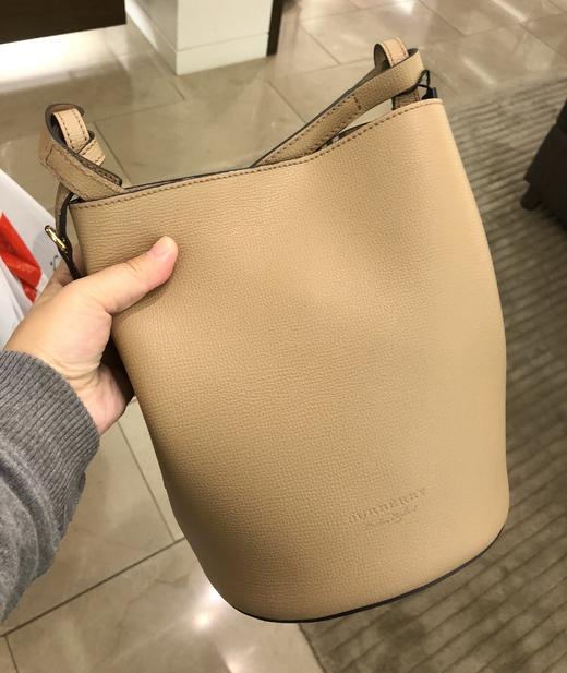 saleburberry巴宝莉经典女士小水桶包