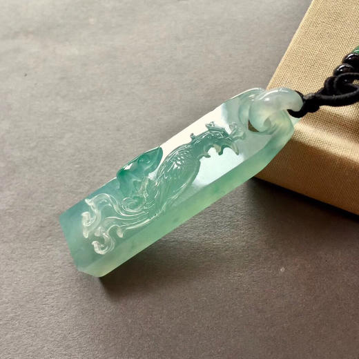 冰种飘阳绿翡翠凤凰