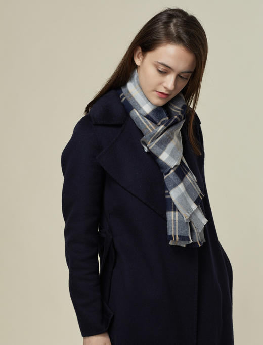 超细美利奴羊毛围巾  银色班诺克本格纹 商品图3