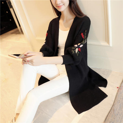 【毛衣】秋季韩版新款女装刺绣毛衣女开衫中长款宽松灯笼袖毛衫针织衫 商品图3