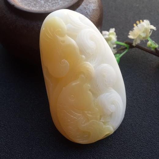 【43435】砗磲年年有余吊坠