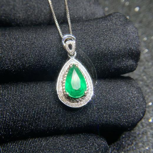 【54407】18k金镶钻祖母绿水滴吊坠