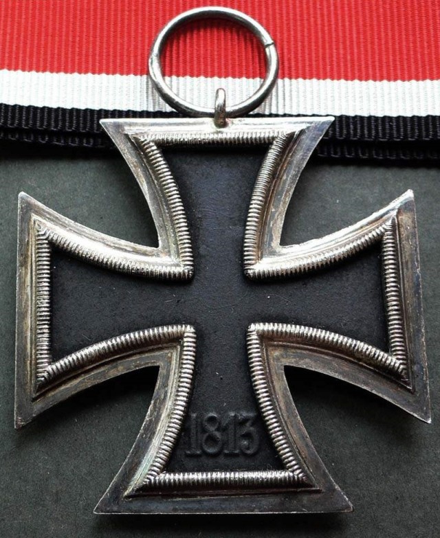 希灵十字军徽图片
