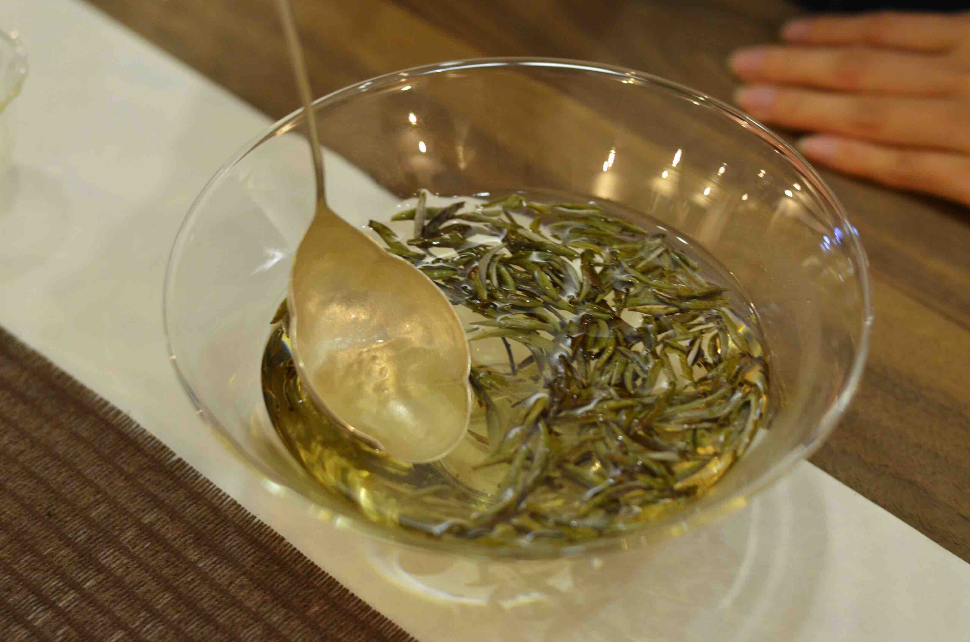 清如許定制 |  2018春采【白毫银针】100克罐装