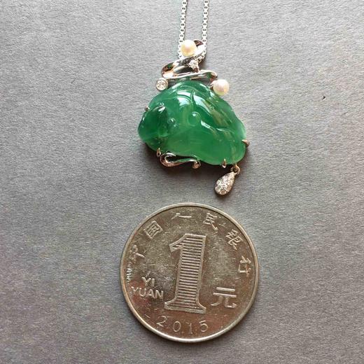 翡翠冰种阳绿和和美美呱呱来财18k白金钻石镶嵌 商品图3