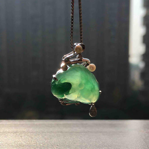 翡翠冰种阳绿和和美美呱呱来财18k白金钻石镶嵌 商品图8