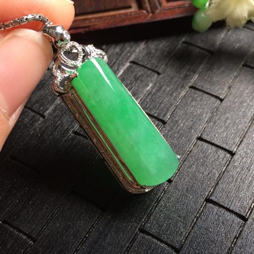 73569翡翠冰糯种淡绿吊坠