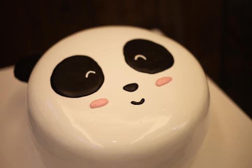 立体造型蛋糕｜可爱熊猫，如图款式，新鲜水果，动物性淡奶油~ 商品图0