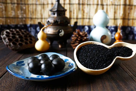 九蒸九晒黑芝麻丸，秋冬养生，传承古法，九制工艺，道地选材（买二盒赠一盒） 商品图4
