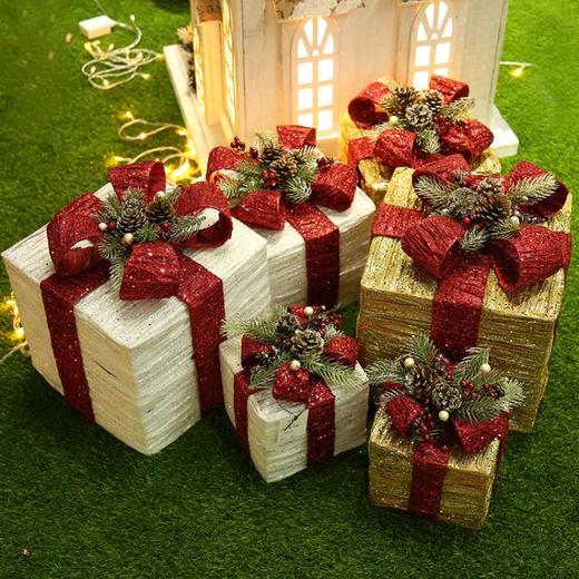 *圣诞节装饰用品 铁艺包布礼包三件套 圣诞节场景礼盒装饰 商品图0