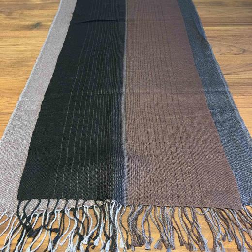 羊绒披肩 羊绒 桑蚕丝 金属丝（原价980） 商品图5