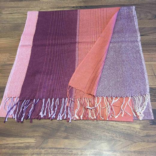 羊绒披肩 羊绒 桑蚕丝 金属丝（原价980） 商品图9