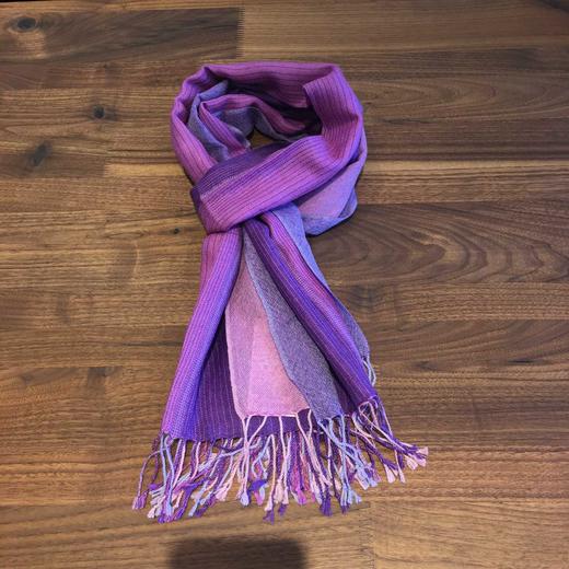 羊绒披肩 羊绒 桑蚕丝 金属丝（原价980） 商品图3