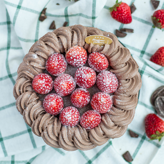 草莓巧克力奶油蛋糕