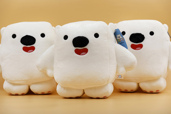 方块熊毛绒玩具