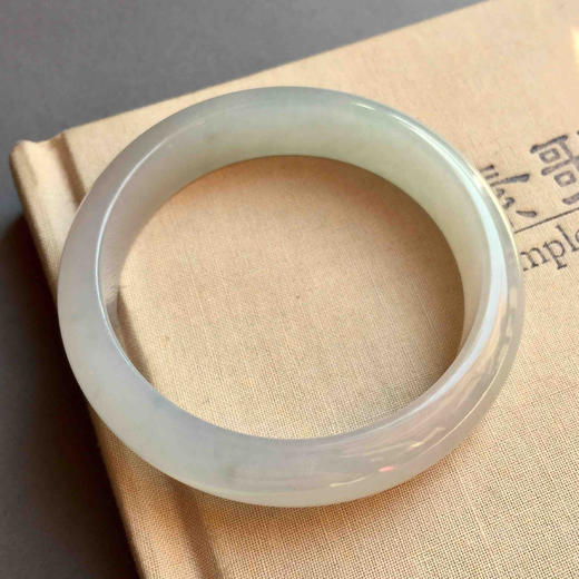 翡翠糯冰飘花翡翠手镯56 商品图1